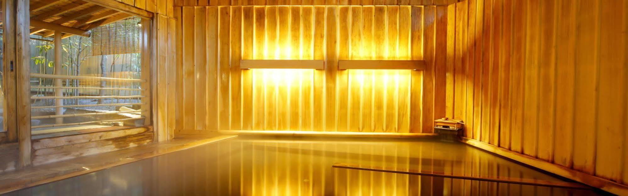 Araya Totoan Hotel Кага Екстериор снимка